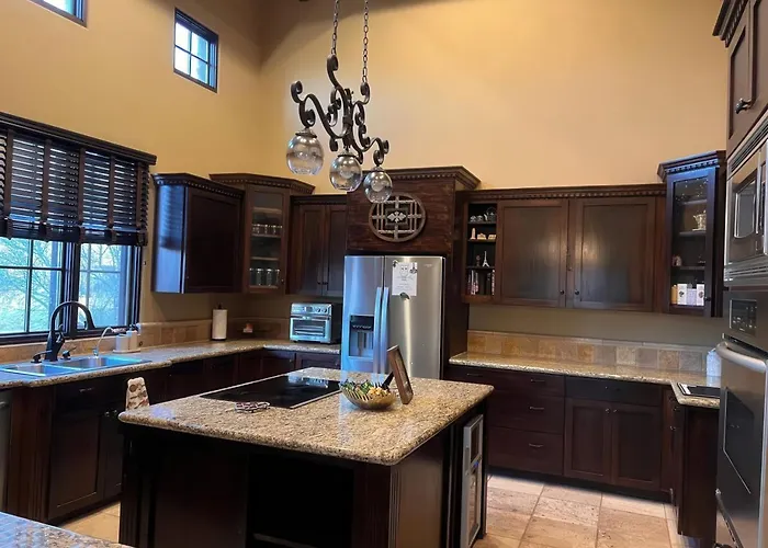 Dom wakacyjny Luxe Ranch W Four Peaks Views Outdoor Fireplace Rio Verde